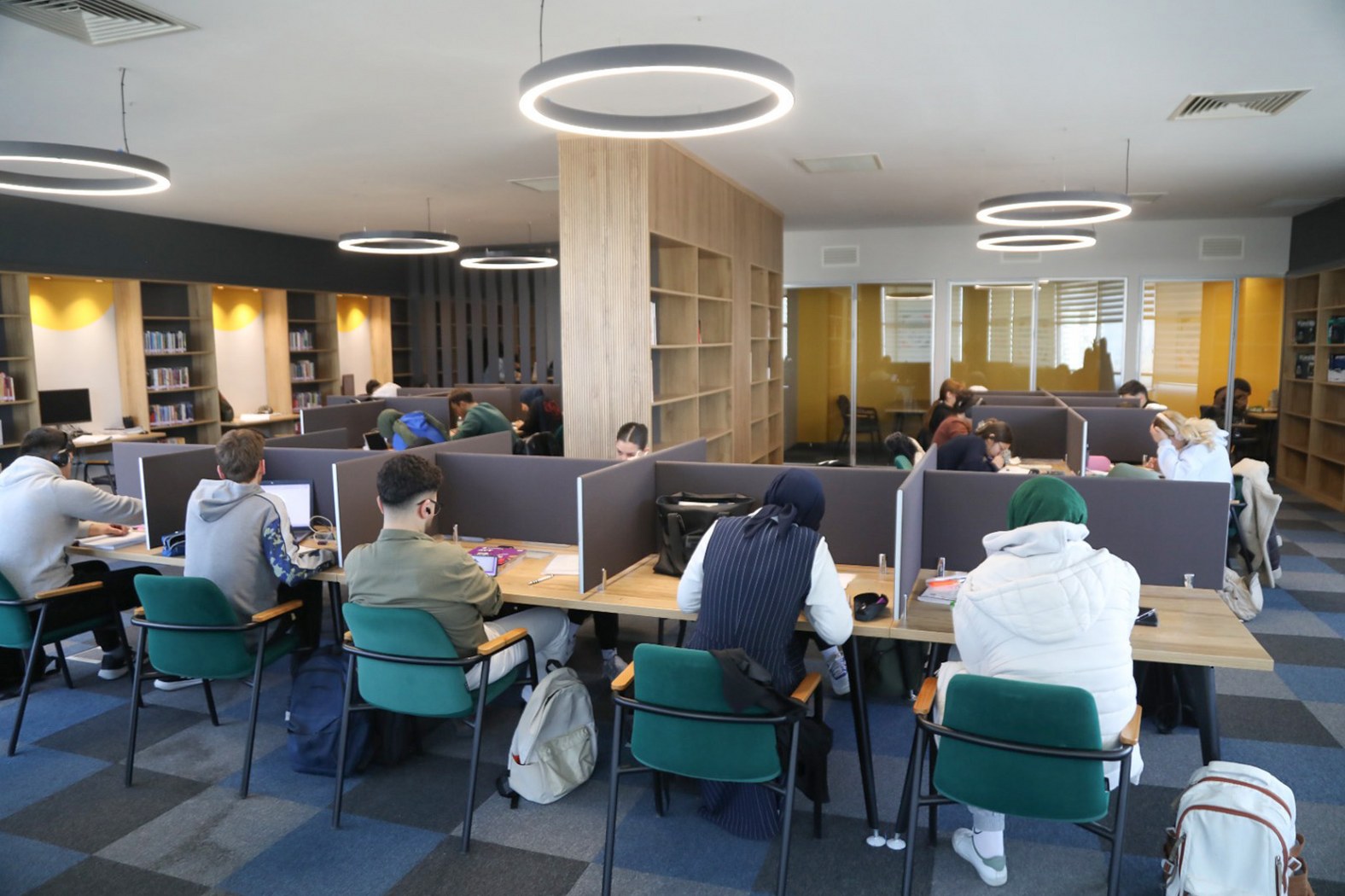 MELİKGAZİ'NİN GENÇLERE VE GELECEĞE IŞIK TUTAN YATIRIMI: AKIL KÜPÜ KÜTÜPHANELERİ