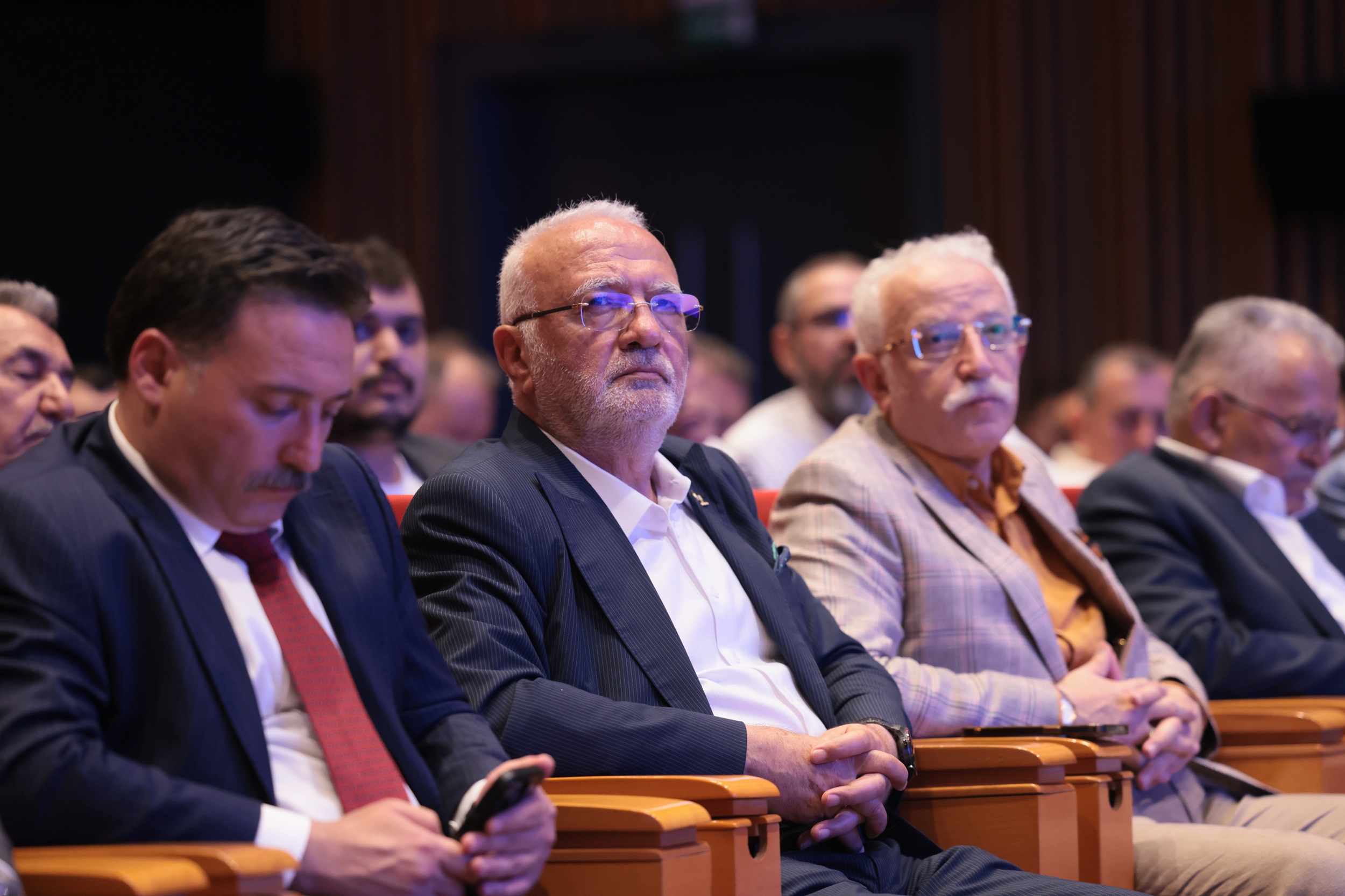 AK PARTİ GENEL BAŞKAN VEKİLİ MUSTAFA ELİTAŞ MECLİS KONUĞU OLDU