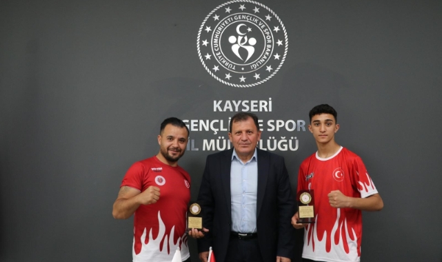 GENÇ YAŞTA 9 KEZ ŞAMPİYON OLDU