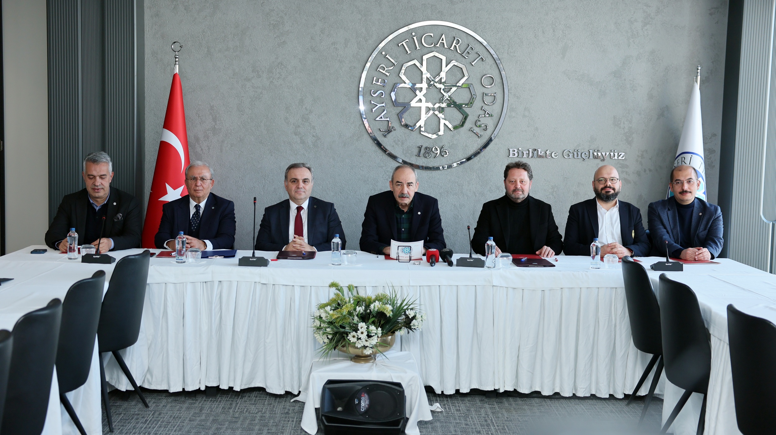 AKADEMİK AKIL İLE TİCARİ ZEKÂ BULUŞTU