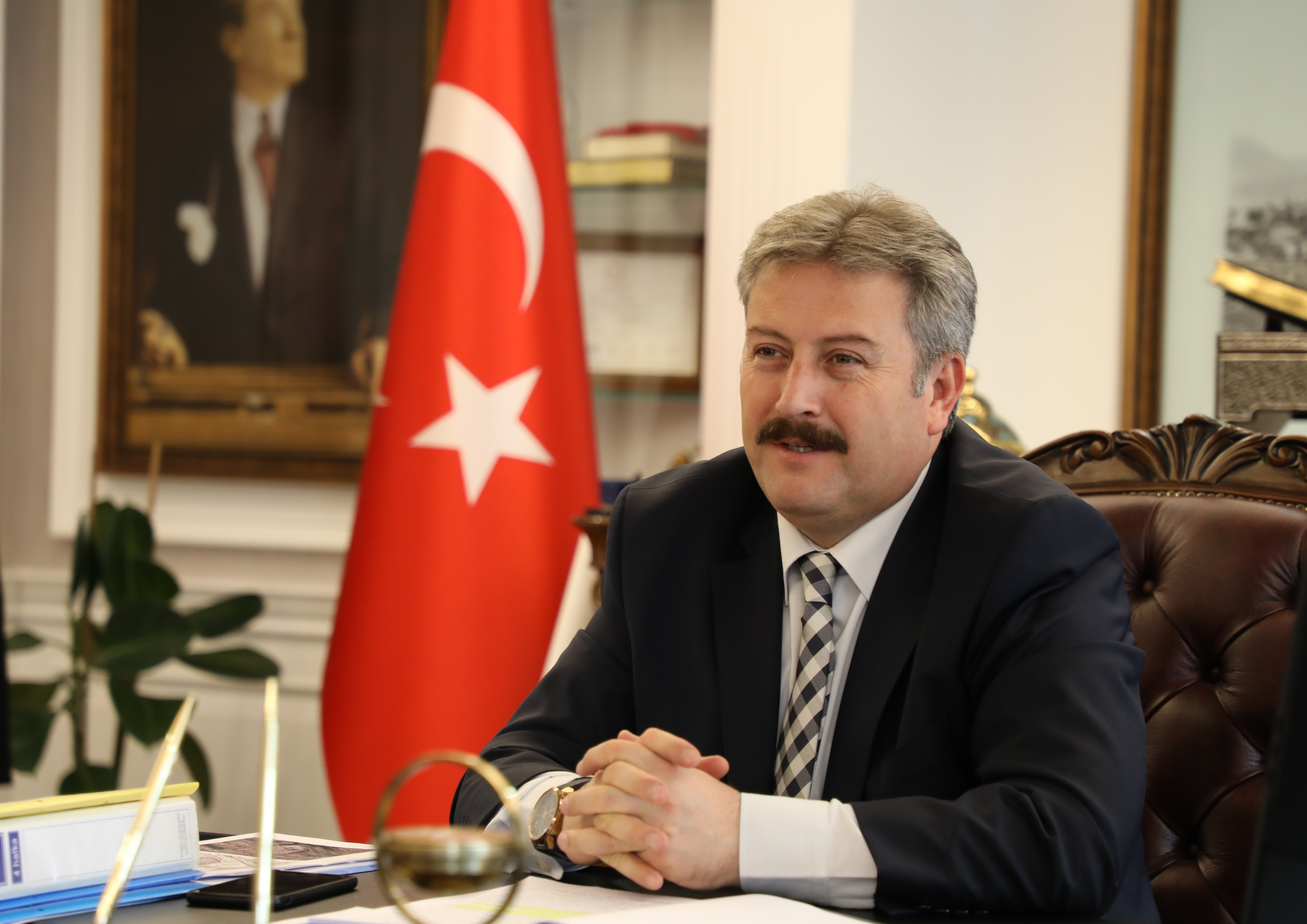 MELİKGAZİ BELEDİYESİ'NDEN 5 BİN ÖĞRENCİYE ÇANTA VE KIRTASİYE DESTEĞİ