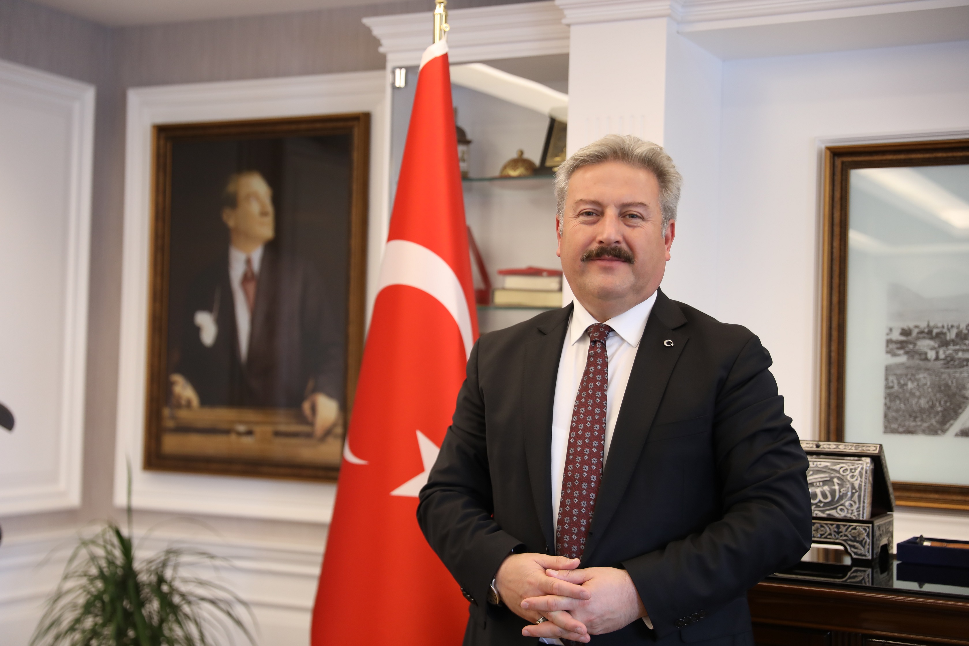 BAŞKAN PALANCIOĞLU ATATÜRK’Ü ANMA, GENÇLİK VE SPOR BAYRAMI’NI KUTLADI