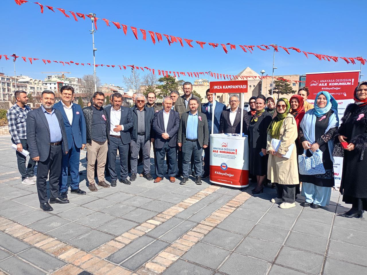 ANAYASA DEĞİŞSİN KANUN KORUNSUN
