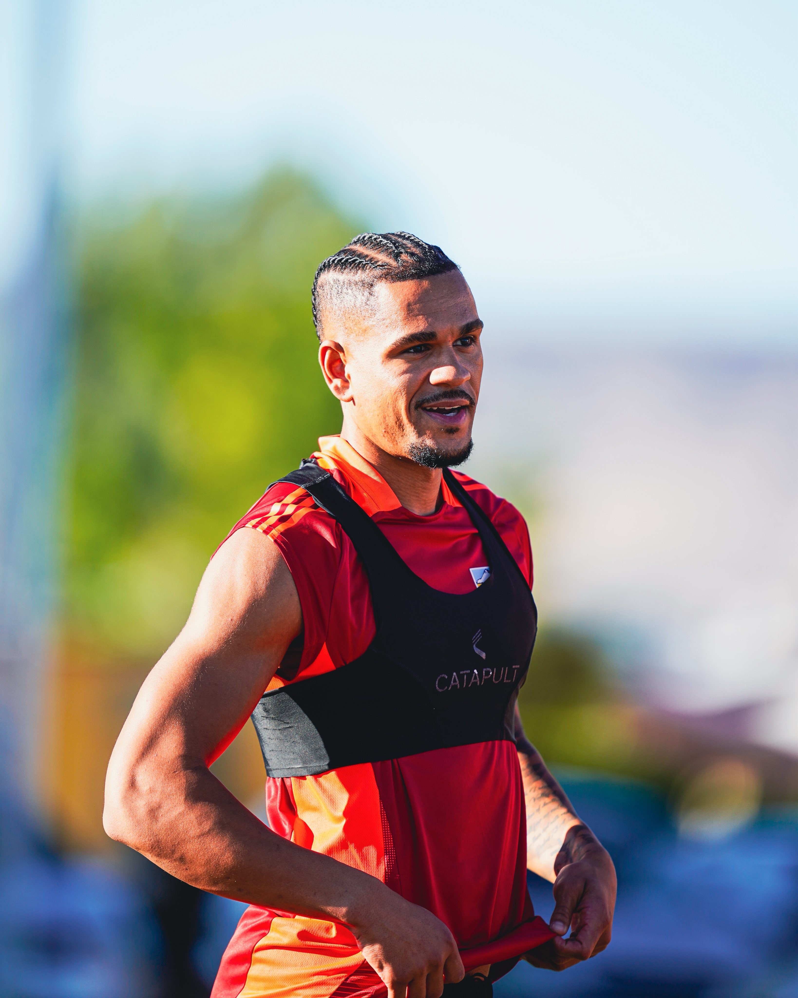 ONUGKHANIN  İLK ANTRENMANI