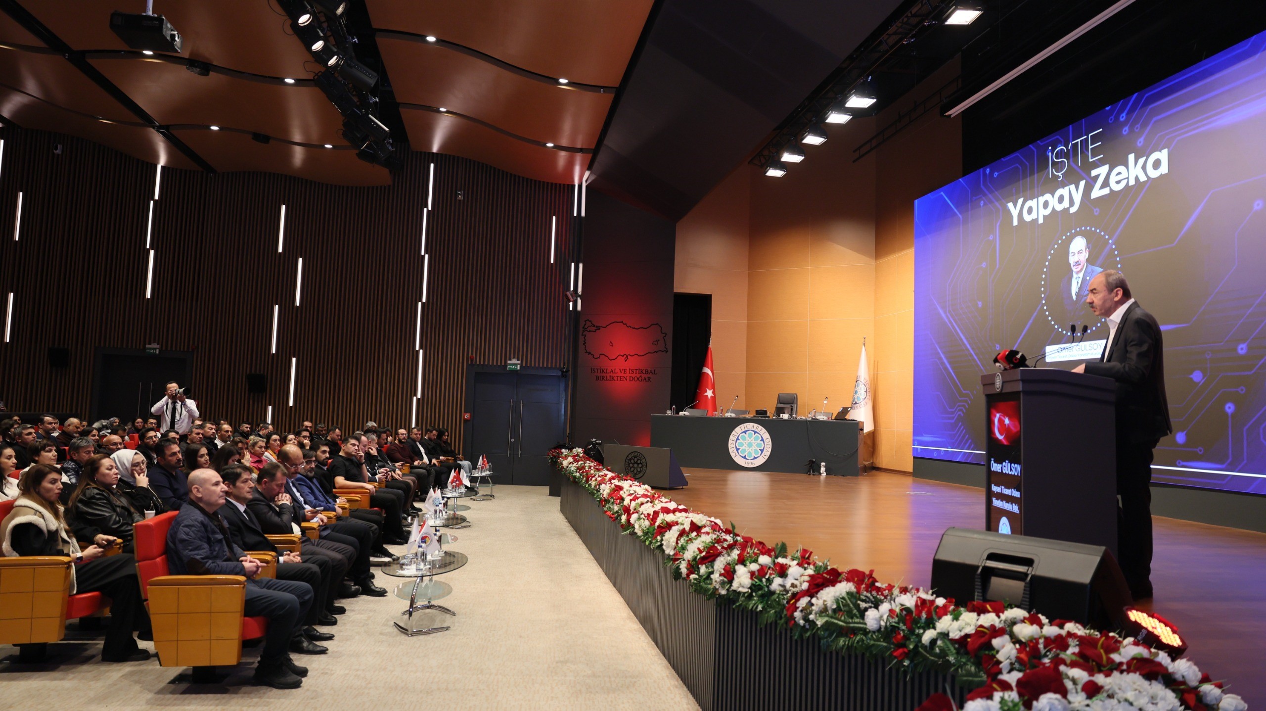 ÖMER GÜLSOY YAPAY ZEKA İNSANLA BİRLİKTE ÇALIŞMAK İÇİN VARDIR