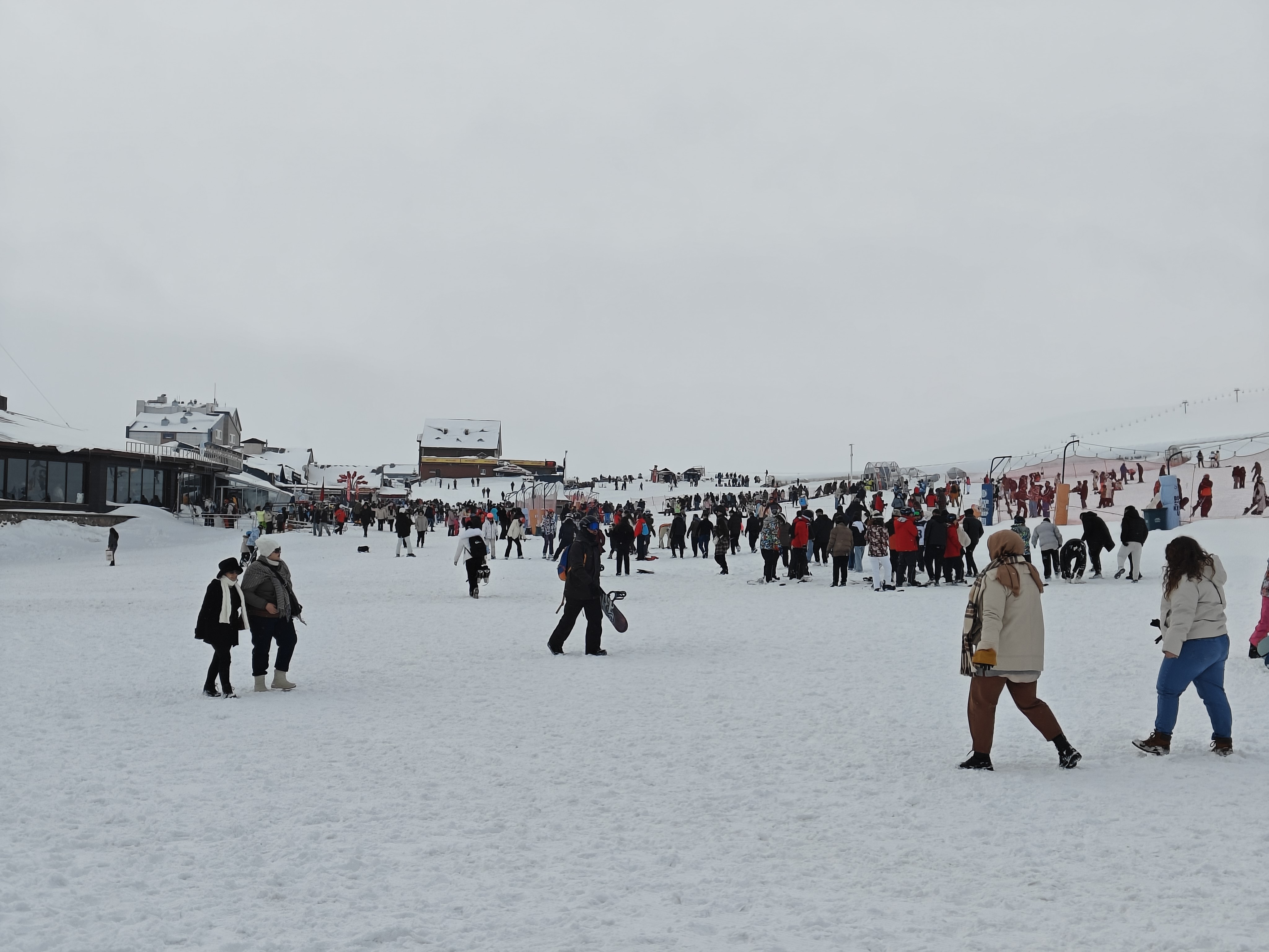 ERCİYES ZİYARETÇİDEN GEÇİLMİYOR