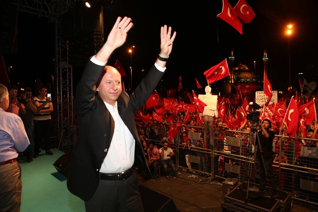 “BU RUH, HER ZAMAN DİMDİK AYAKTA KALACAKTIR”