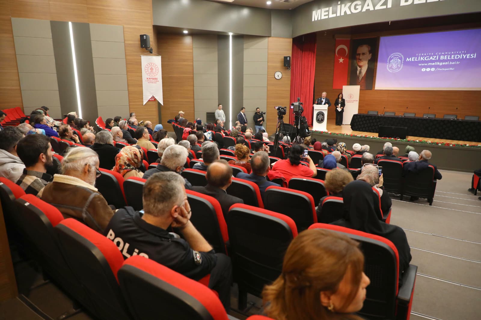 MELİKGAZİ’DE SANATLA İÇ İÇE YAŞAM, KÜLTÜR ETKİNLİKLERİ İLE DEVAM EDİYOR