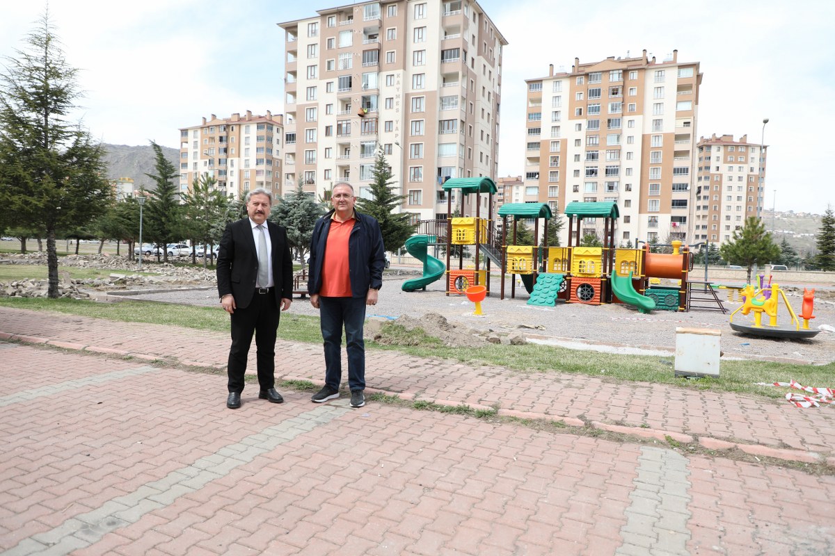 MELİKGAZİ’YE ŞİİR GİBİ BİR PARK: “ŞAİRLER PARKI” 