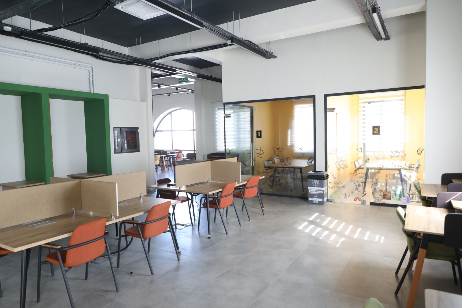 ESENTEPE'DE GENÇLERİN MERAKLA BEKLEDİĞİ AKIL KÜPÜ KÜTÜPHANESİ AÇILIYOR