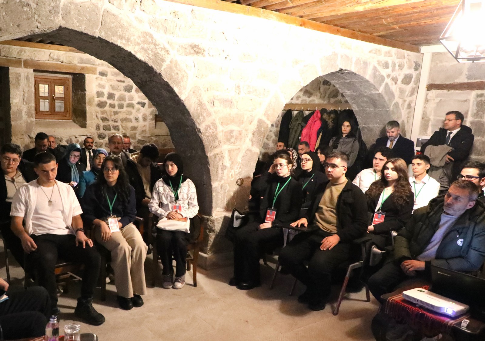 HAYDİ GENÇLER! KENDİNİZE EN İYİ YATIRIMI YAPIN!