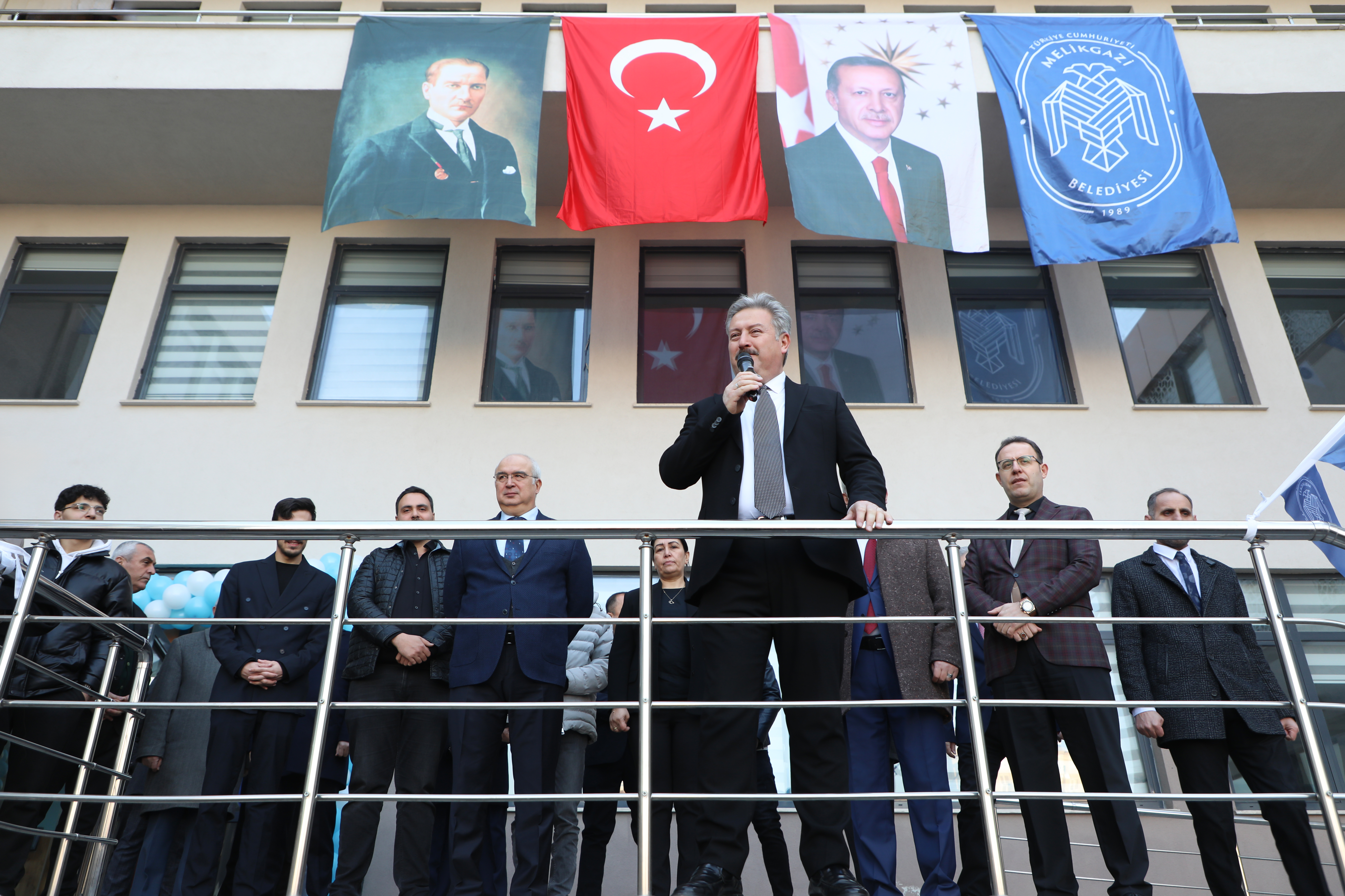 MELİKGAZİ BELEDİYESİ YENİ BİR AKIL KÜPÜ KÜTÜPHANESİNİN DAHA AÇILIŞINI GERÇEKLEŞTİRDİ