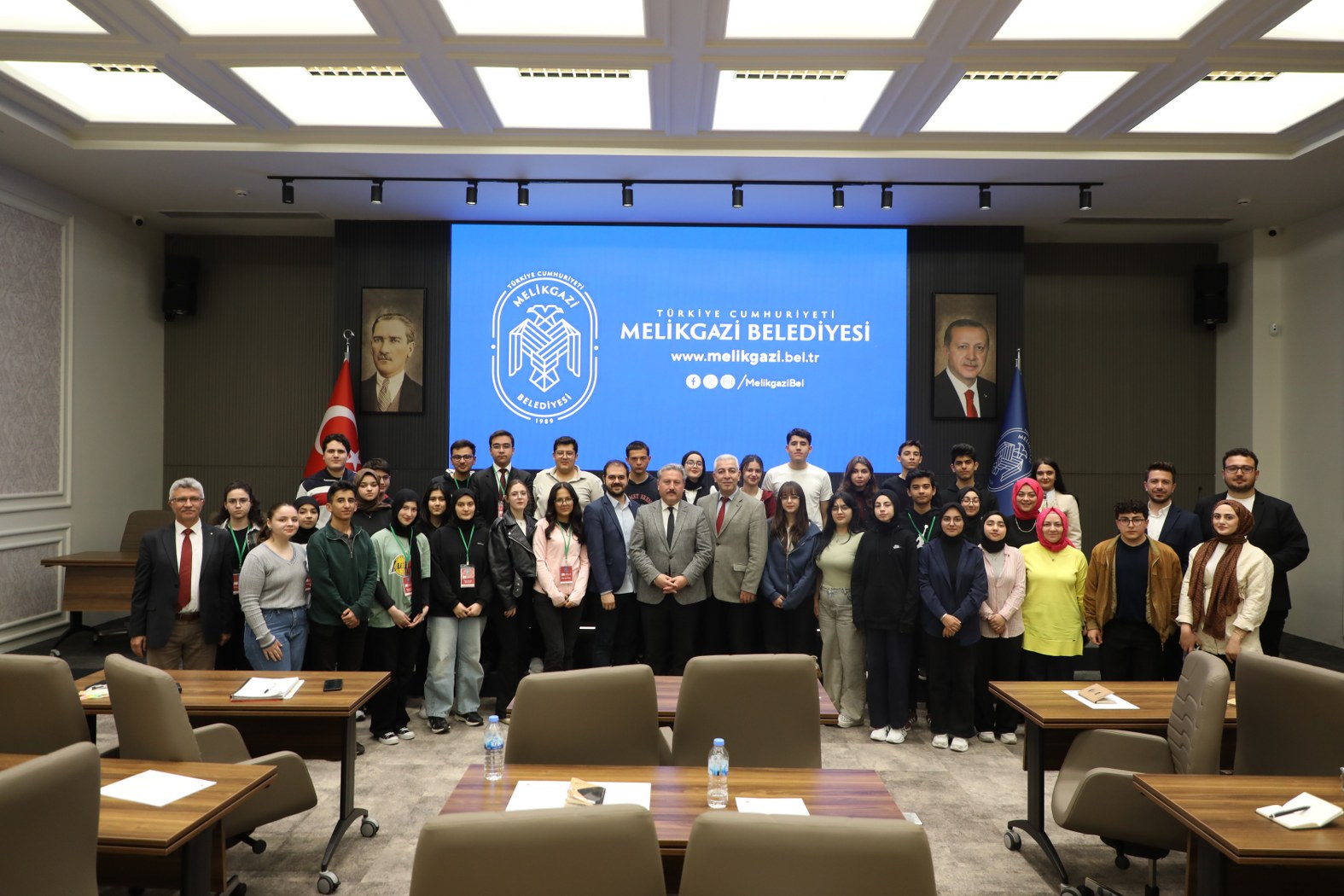 MEKTEP MELİKGAZİ'DE EĞİTİM ALAN GENÇLER TOPLUMA IŞIK OLACAKLAR