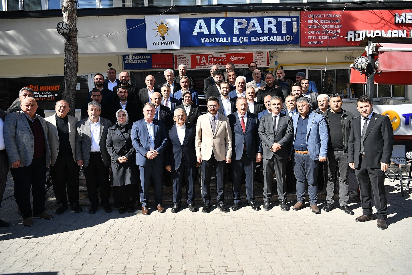 AK PARTI'DEN YAHYALIYA ÇIKARTMA