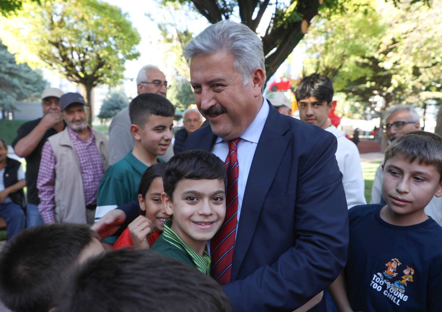 MELİKGAZİ BELEDİYESİ, BAHÇELİEVLER MAHALLESİNDEKİ PARKI YENİLEYEREK YAŞAM ALANINA DÖNÜŞTÜRDÜ