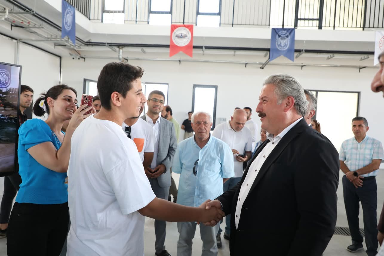 BAŞKAN PALANCIOĞLU’NUN GERÇEK OLAN HAYALİ HAVACILIK LİSESİ ÖĞRENCİ VE VELİLERE TANITILDI