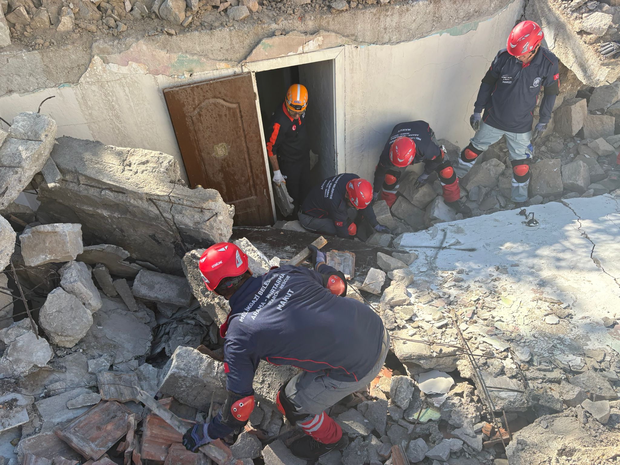 MELİKGAZİ ARAMA KURTARMA EKİBİ DEPREM TATBİKATINDA YERİNİ ALDI