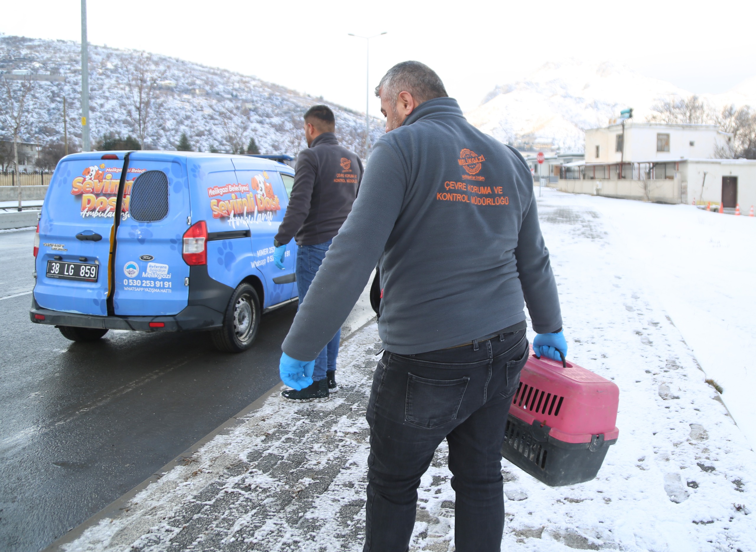 MELİKGAZİ BELEDİYESİ SEVİMLİ DOST AMBULANSI 2025 YILINDA BİNLERCE SOKAK HAYVANININ YARDIMINA KOŞTU