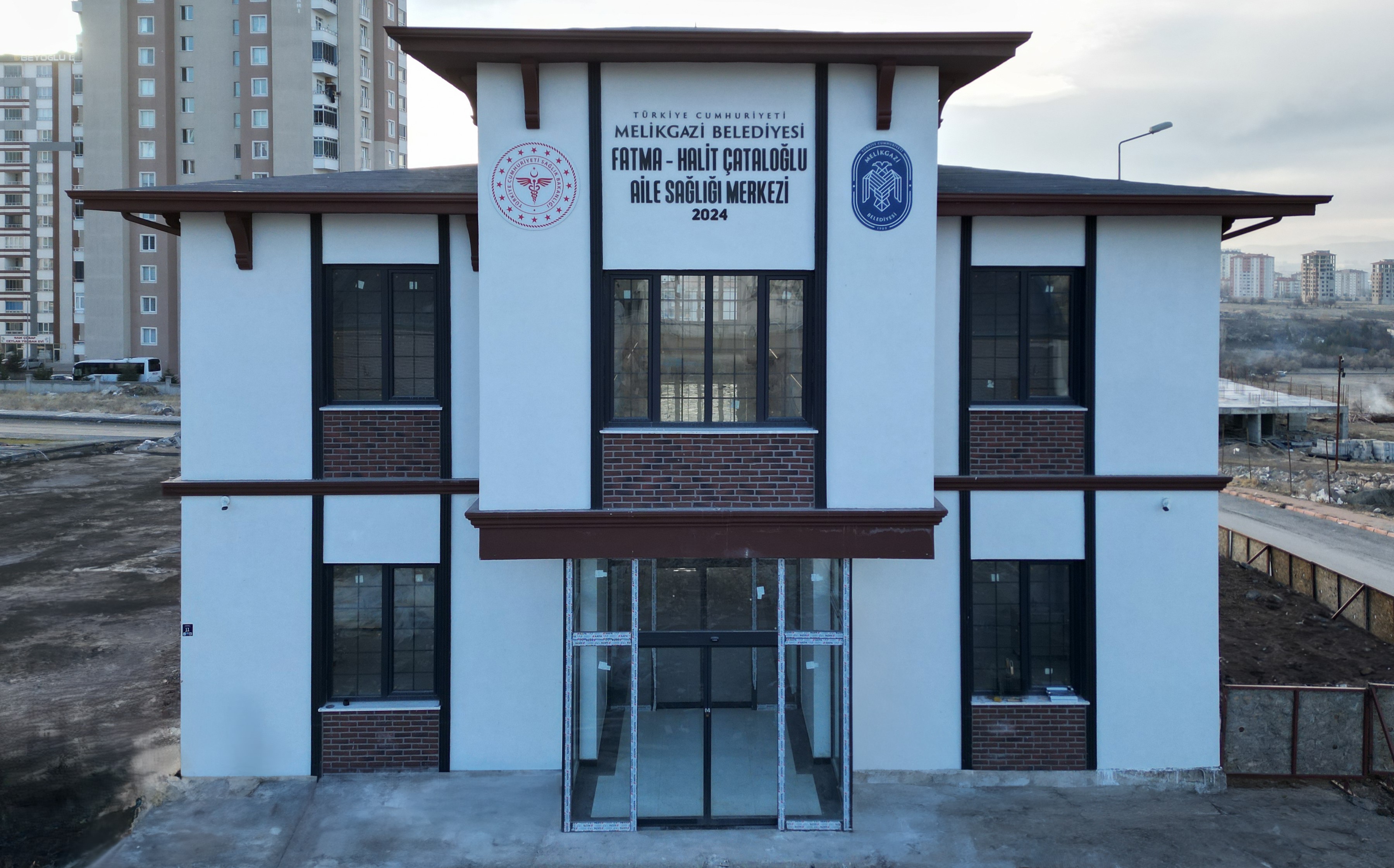 MELİKGAZİ BELEDİYESİ ŞİRİNTEPE’YE KAZANDIRACAĞI AİLE SAĞLIK MERKEZİNDE SONA GELİYOR