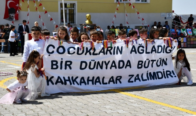 İLÇELERDE 23 NİSAN COŞKUSU 
