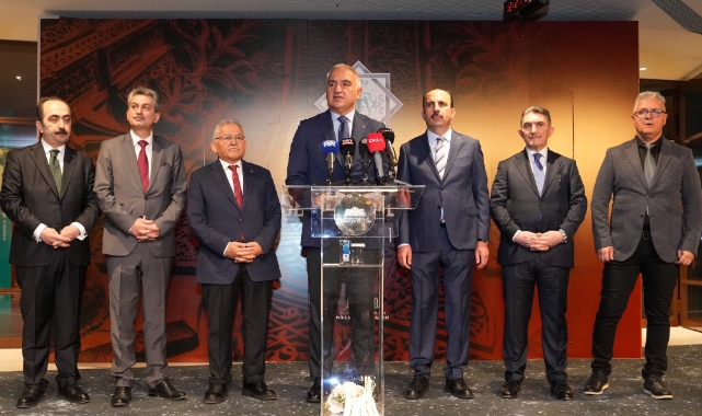 BAŞKAN ANADOLU SELÇUKLULARI SERGİSİ'NİN AÇILIŞINA KATILDI