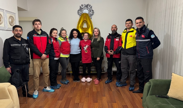 ALEYNANIN EVİDE AFET EĞİTİMİ