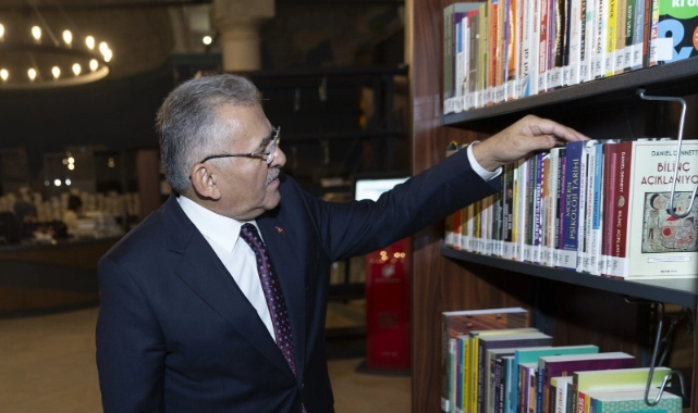 BÜYÜKŞEHİR'İN 203'ÜNCÜ ESERİ OKURLARI İLE BULUŞTU