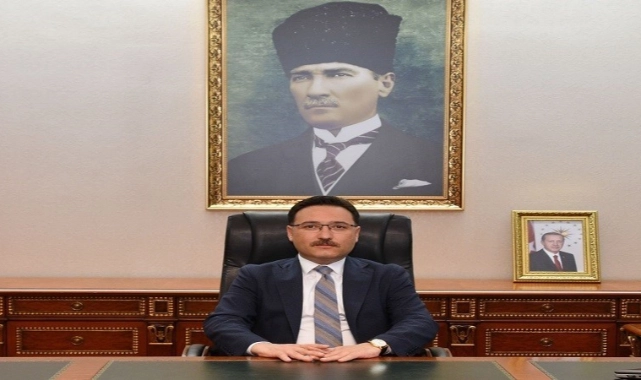 VALİ ÇIÇEKTEN KUTLAMA