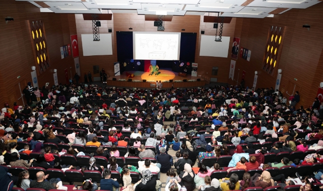 KÜÇÜK PRENSES TALASTA 