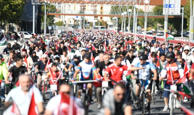 FİLİSTİN İÇİN PEDALA BASTILAR