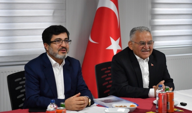 BAKANDAN SEÇİM SİNYALİ