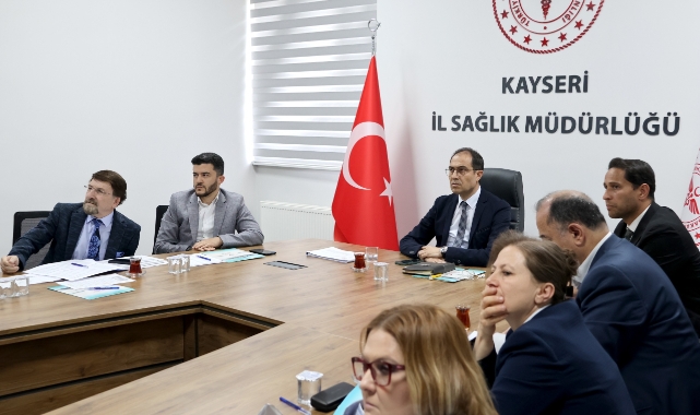 GÖNÜLLERDE BİR  OLALIM