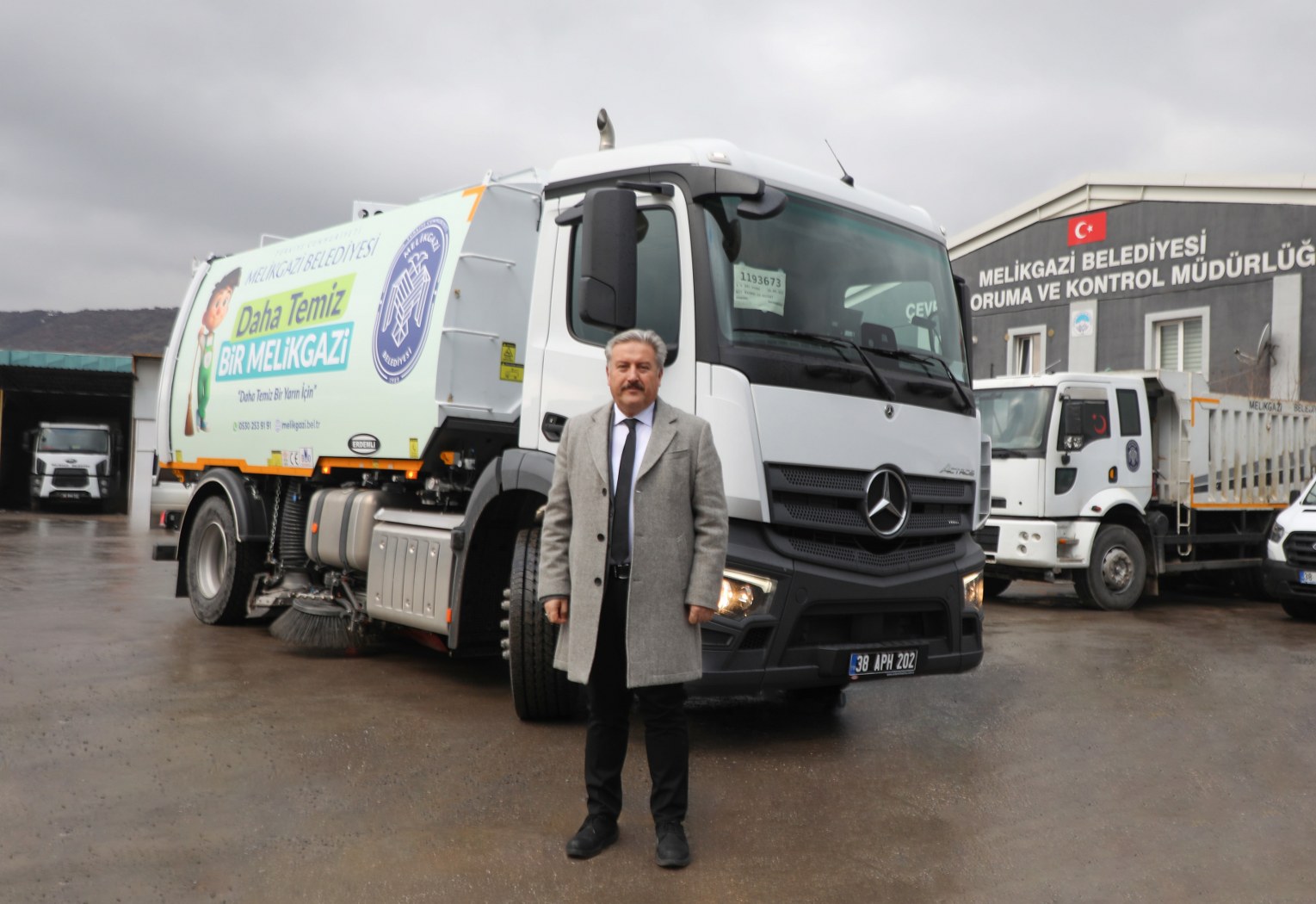MELİKGAZİ’DE, ARAÇ FİLOSU DAHA DA GÜÇLENİYOR