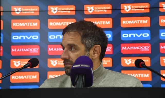 KARAKTERLERİYLE SAHAYA ÇIKTILAR