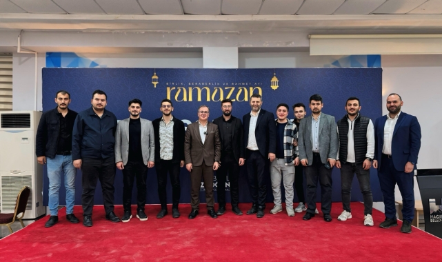 BAŞKAN HACILARLI GENÇLERLE İFTARDA BULUŞTU