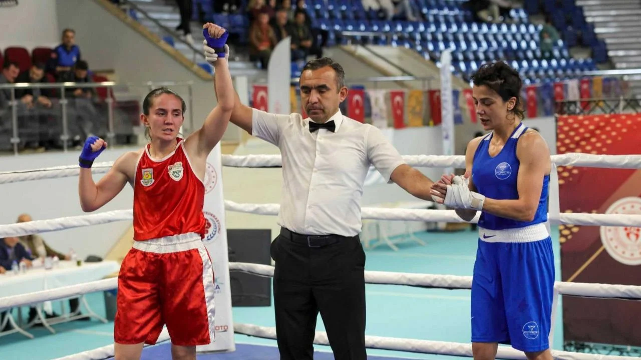 TARSUS GELECEK SPOR KULÜBÜ DÖRT BRANŞTA MADALYA KAZANDI