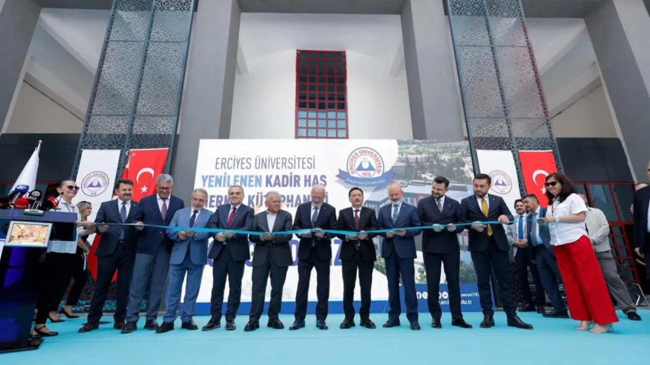 MERKEZ KÜTÜPHANESİ AÇILDI