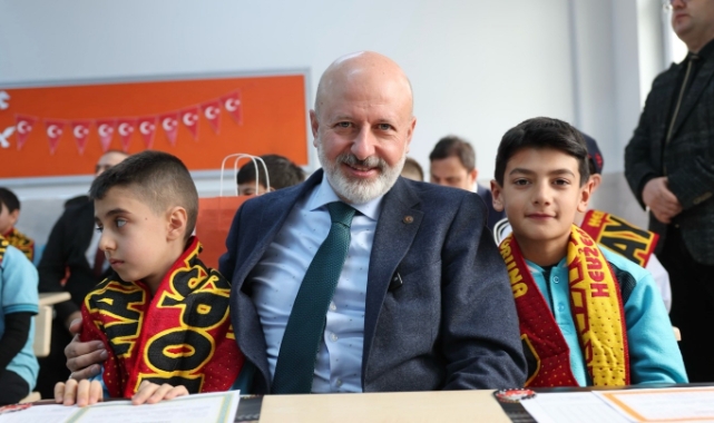 ONLARIN EĞİTİMİ İÇİN ÇALIŞIYORUZ